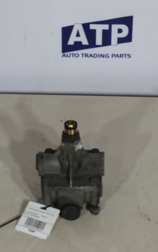 Клапан ускорительный MB mp4 б/у