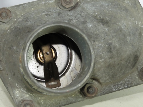 Корпус термостата SC б/у 1381494 фото 3