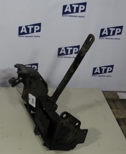 Кронштейн левой подножки MB MP3 б/у  A9305203733 фото 7