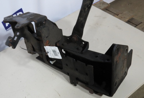 Кронштейн левой подножки MB MP3 б/у  A9305203733 фото 8