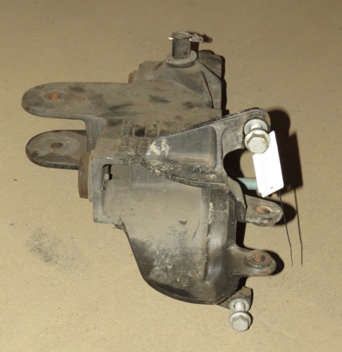 Кронштейн кабины левый MB MP3 б/у A9428906783 фото 4