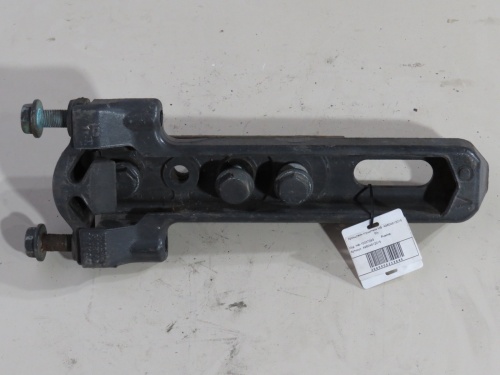 Кронштейн глушителя MB  A9604912015 б/у фото 4