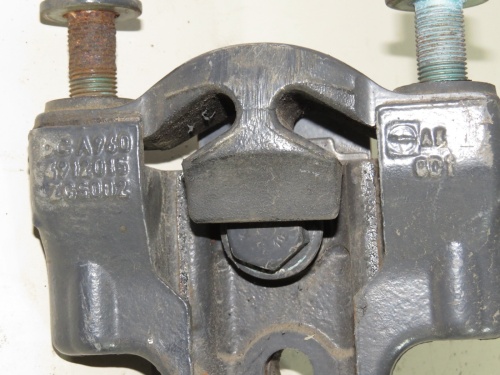 Кронштейн глушителя MB  A9604912015 б/у фото 5