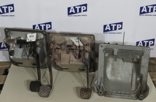 Блок педалей MB MP3/4 б/у А9342940001