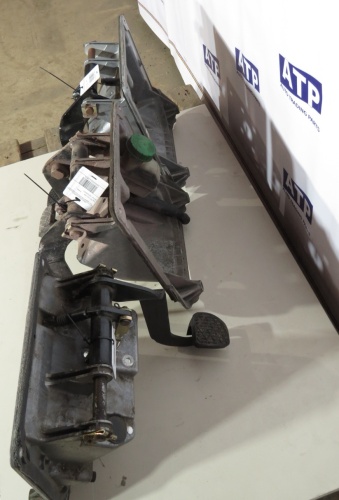 Блок педалей MB MP3/4 б/у А9342940001 фото 6